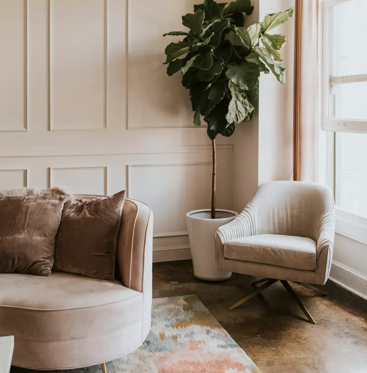 Comfortable therapy environment with soft neutral design